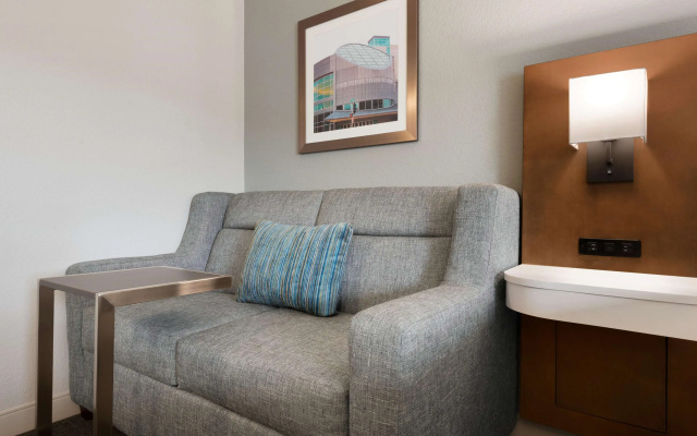 Hampton Inn Appleton-Fox River Mall Area