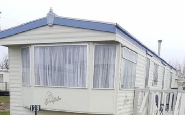 T & J's Caravan - 129 Happy Day's