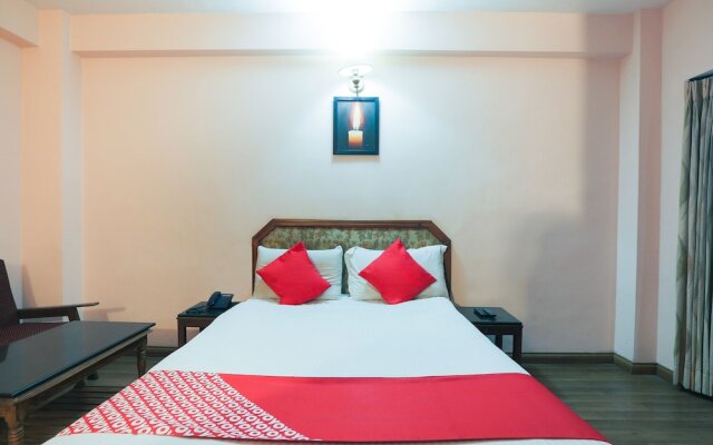 OYO 48910 Hotel Blue Bird