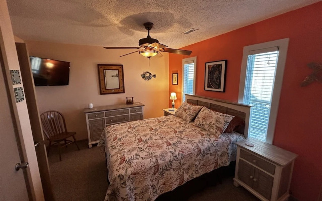 Sw 14 Shell Shack 1 Bedroom Condo by RedAwning