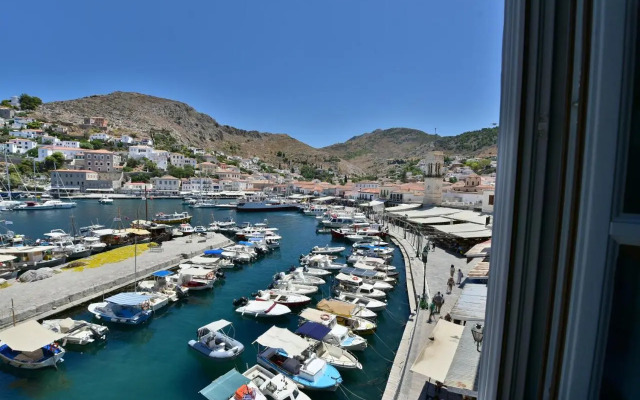 On The Port Mansion Studio 2 Hydra