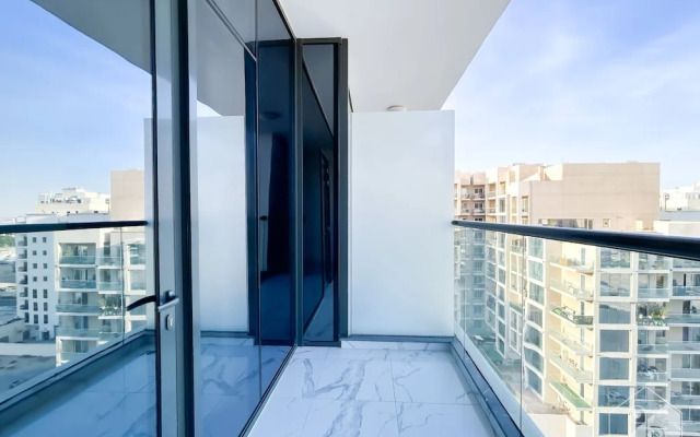 Spacious Studio With Balcony in AL Majan