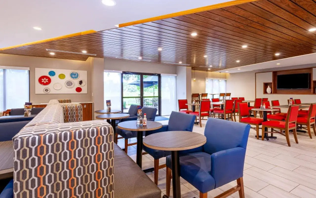 Holiday Inn Express Tampa-Brandon by IHG