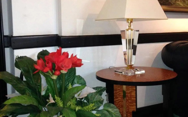 Montree Hotel