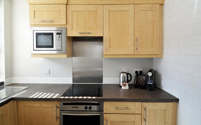 Dolphin House Serviced Apartments
