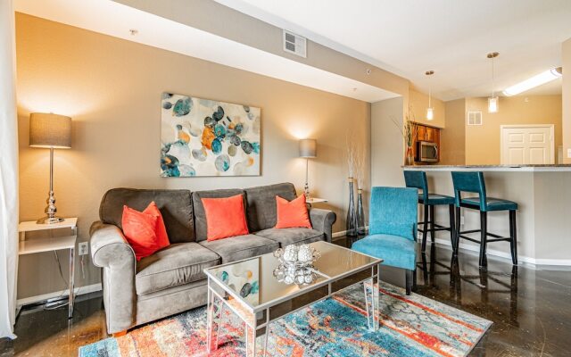 BC-324: Channelside Luxury Apartment