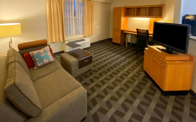 MainStay Suites Middleburg Heights Cleveland Airport