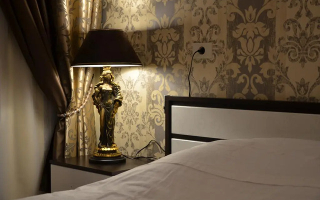 Apartments on Avksentiyevskogo