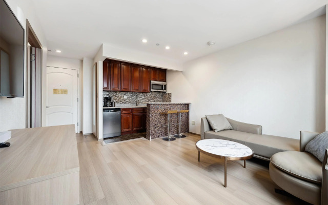 Ramada by Wyndham Flushing Queens