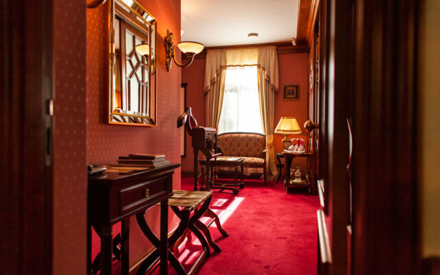 TB Palace Hotel & SPA