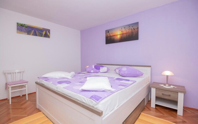 Beautiful Apartment in Jelsa With Wifi and 1 Bedrooms