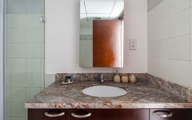 Modern + Bright 2BR With Dubai Marina Views!