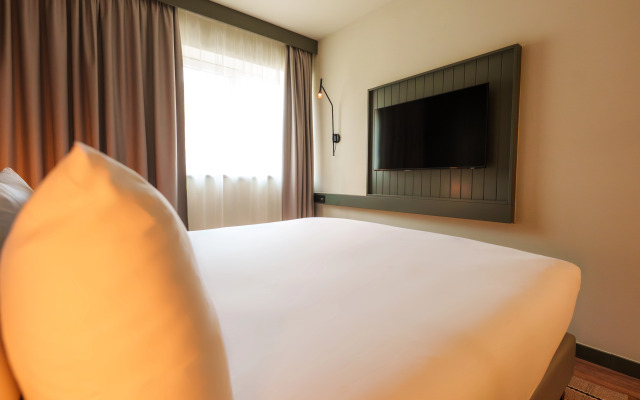 The Honest Budapest by Chic & Basic