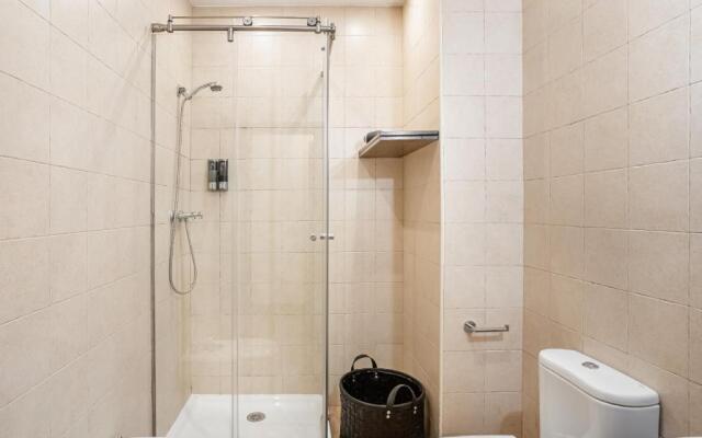 Limehome Granada Calle Sta. Ana