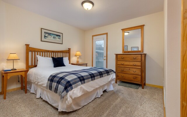 130 Meisel Drive 4 Bedroom Townhouse by RedAwning