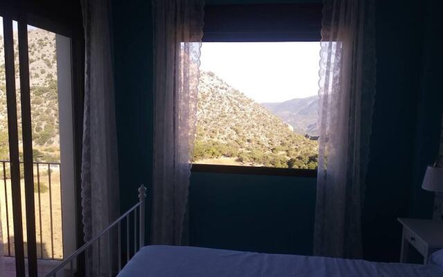 House with 4 Bedrooms in Benaocaz, with Furnished Terrace