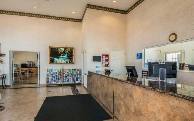 Motel 6 Oceanside, CA Marina / Camp Pendleton