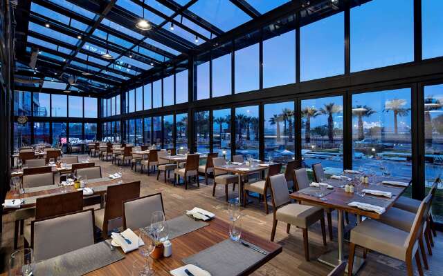 Hilton Garden Inn Izmir Bayrakli