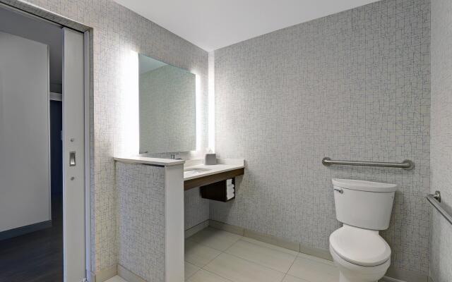 Holiday Inn Express Kingston West by IHG