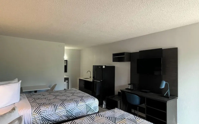 Studio 6 Hammond, LA – I12 – I55