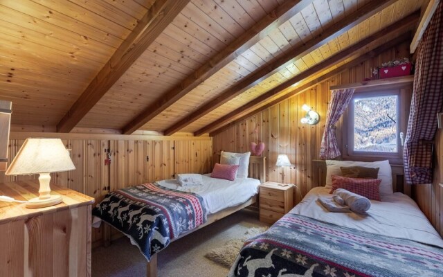 Chalet D'arbi Sauna Chalet Perfect for Families