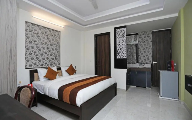 OYO 10581 DLF Phase 3