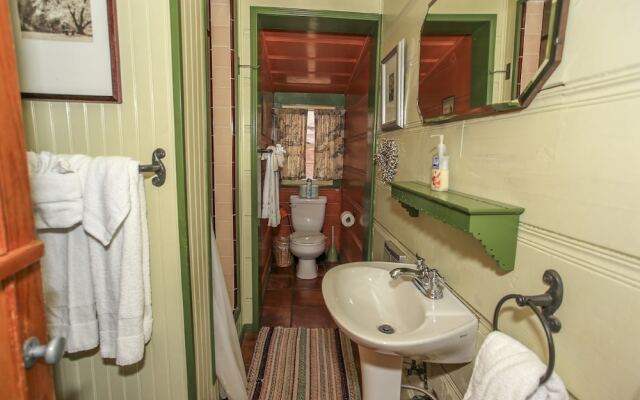 A Sweet Pine Cabin -  3Br/1BA/WiFi/Roku/Netflix