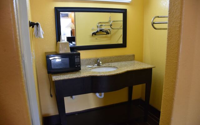 Corinth Inn & Suites