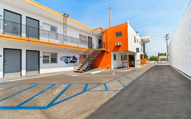 hotelImage