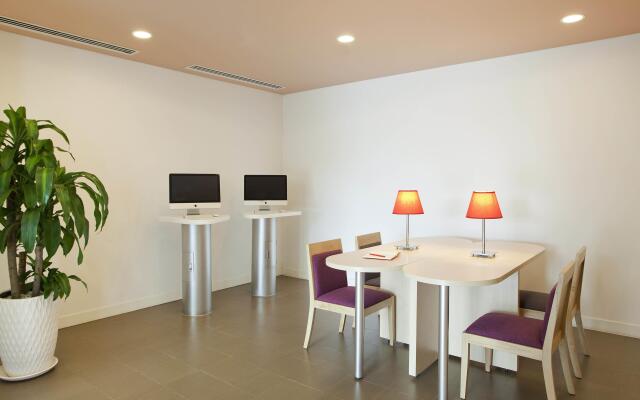 ibis Saigon South