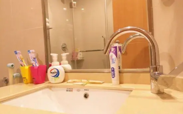 Blueberry apartment chain (Lushangzhongxin store)
