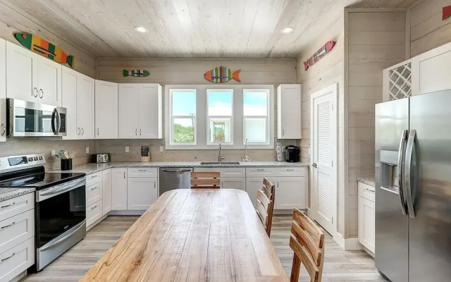 Seven Palms 3 Bedroom Home by RedAwning