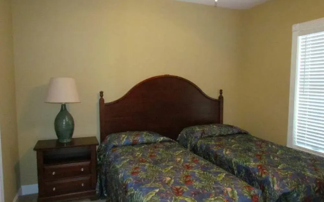 Magnolia Pointe 301 4883 3 Br condo by RedAwning
