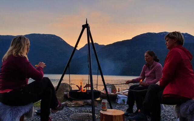 Mikrohyttene i Åkrafjorden