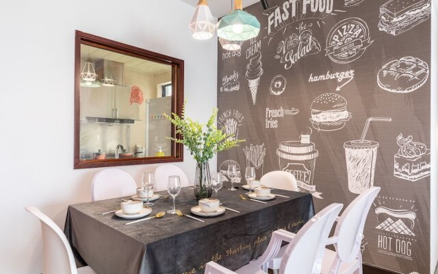 Locals Boutique Apartment  Huafa  No.10