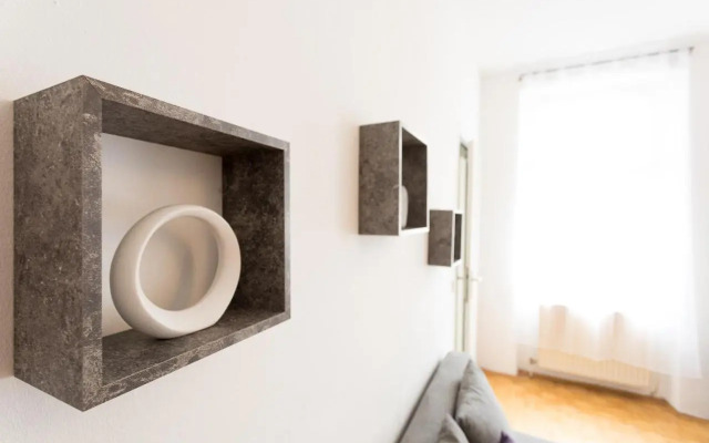 Lovely Two Level Apartment For Families