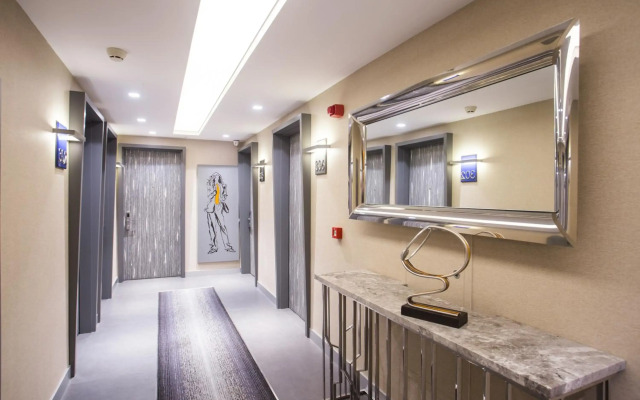 Zeniva Hotel