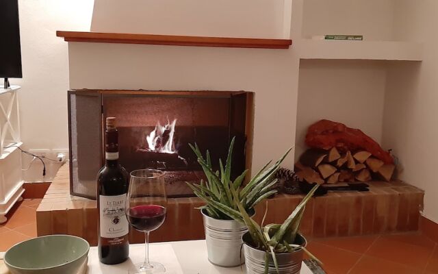 Sleeps 6 - Private Pool - Remote Countryside Villa