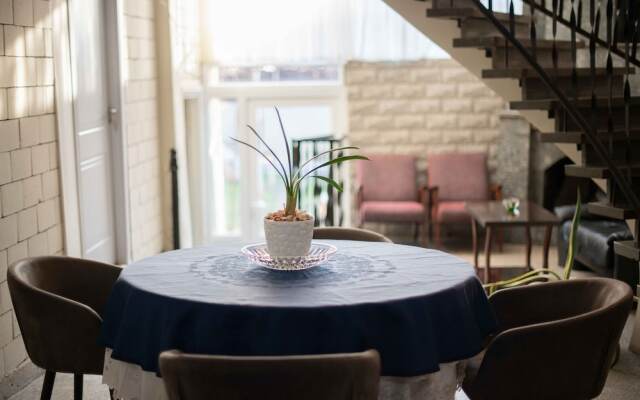 Anna's Guest house