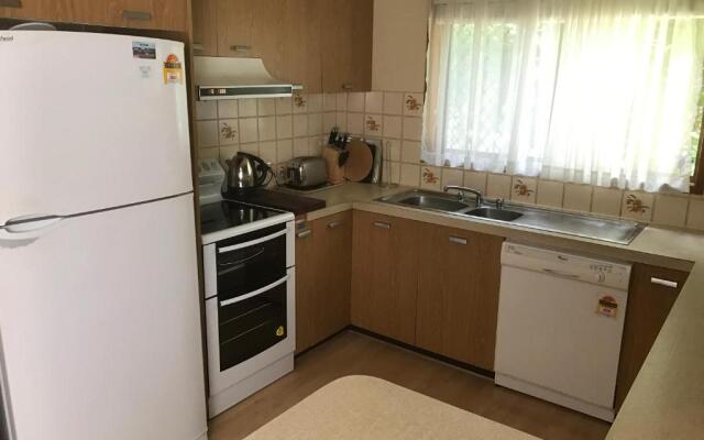 Lakeside Chalet & Studio