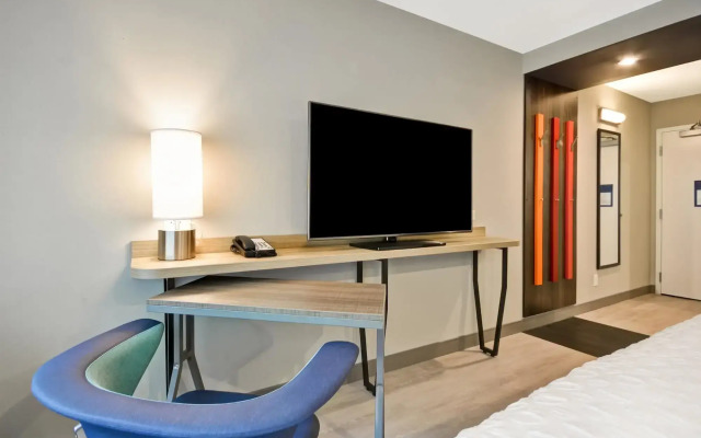 Tru by Hilton Chicopee Springfield