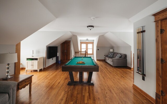 4BDR Broomhead Farmhouse Main House