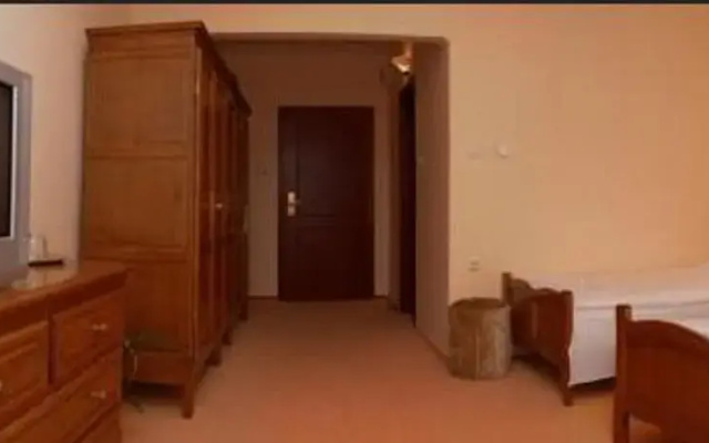 Kincsem Wellness Hotel