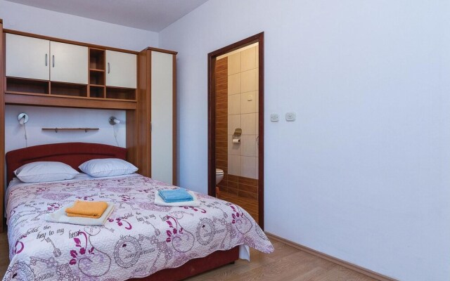 Nice Apartment in Vir With 3 Bedrooms