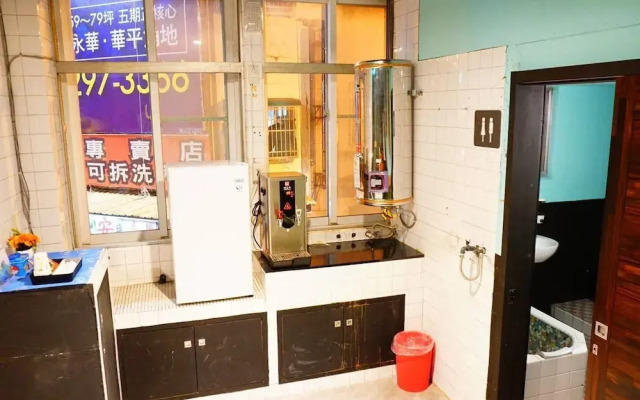 Qingju Hostel