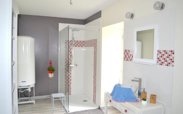 House With 3 Bedrooms in Vic-fezensac, With Wifi - 146 km From the Slo