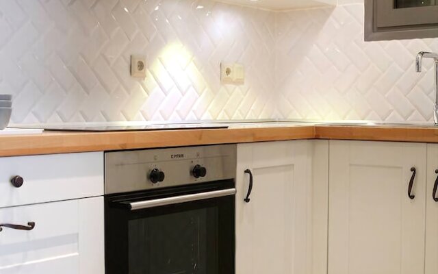Stylish Flat Under Acropolis