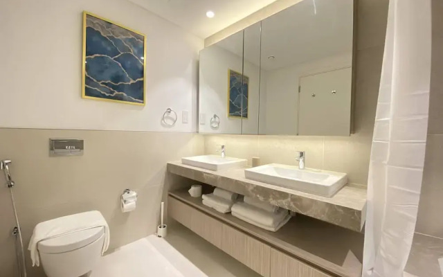 Lux BnB The Grand Creek Harbor Views