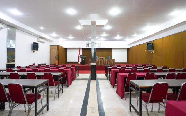 Avi Hotel Surabaya