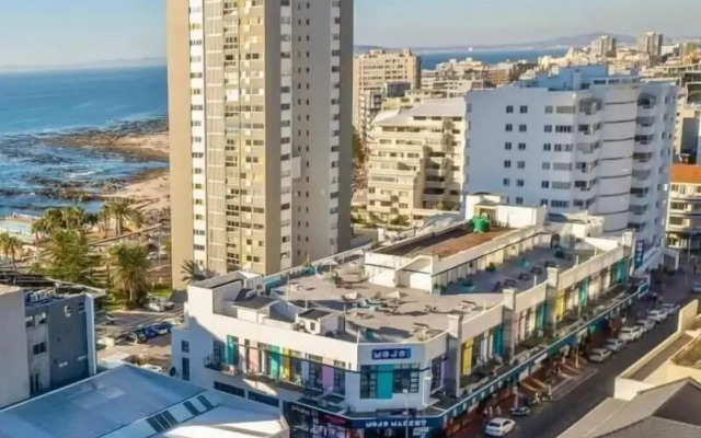 Urban Elephant Express The Flamingo